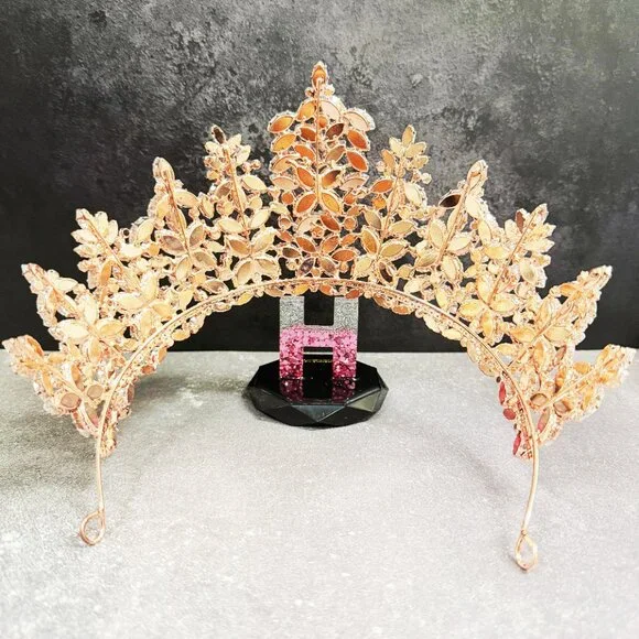 Luxury Rose gold crown, Swarovski crystal crown, wedding jewelry, Pageant Crown - Picture 9 of 9